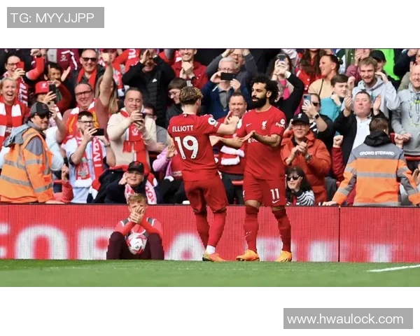 英超激情对决巴黎圣日耳曼大胜曼联乌龙球引发全场狂欢