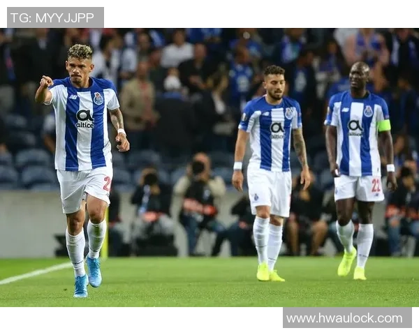 欧冠激战：莱比锡与波尔图互交白卷引发全场惊讶解析